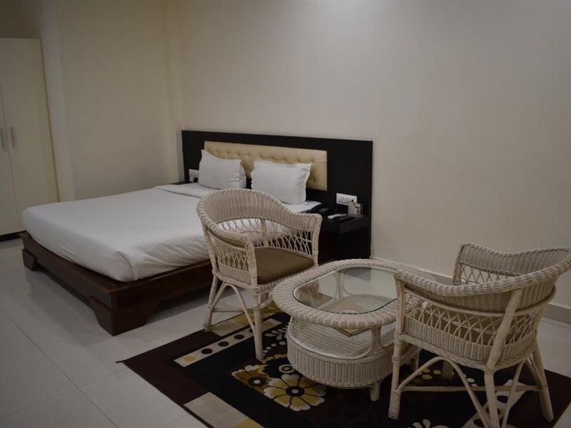 Hotel Vaibhav Varanasi Exteriör bild