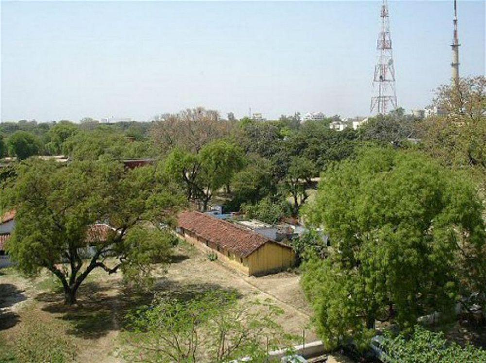 Hotel Vaibhav Varanasi Exteriör bild