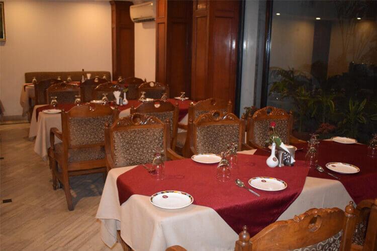 Hotel Vaibhav Varanasi Exteriör bild